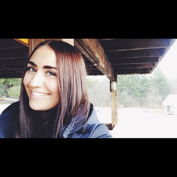 Meet your Posher, Simone - Picture 1 of 1